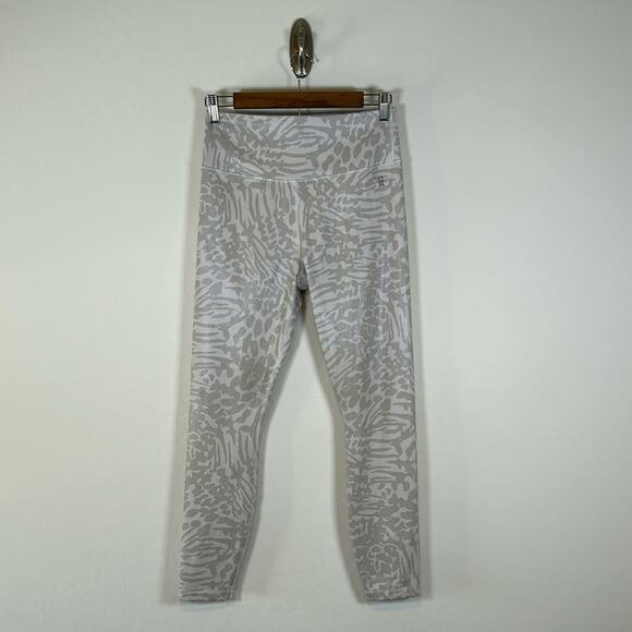 Good American Essentials Leopard Foil Crop Leggings size 8 - Picture 5 of 13